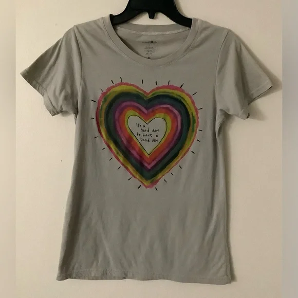 NATURAL LIFE Tee with Rainbow Heart
“It’s a good day to have a good day” - Picture 1 of 4